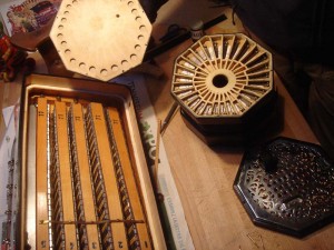 Caisse Fratelli Crosio et concertina