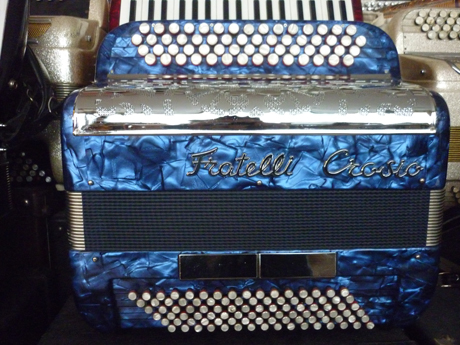 Accordeon Fratelli Crosio trois voix quatre vingt seize basses