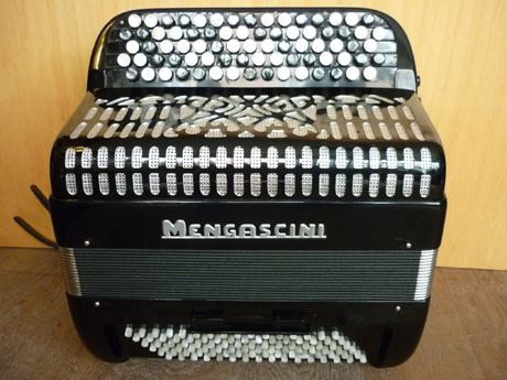 Accordeon Mengascini deux voix basses convertisseur